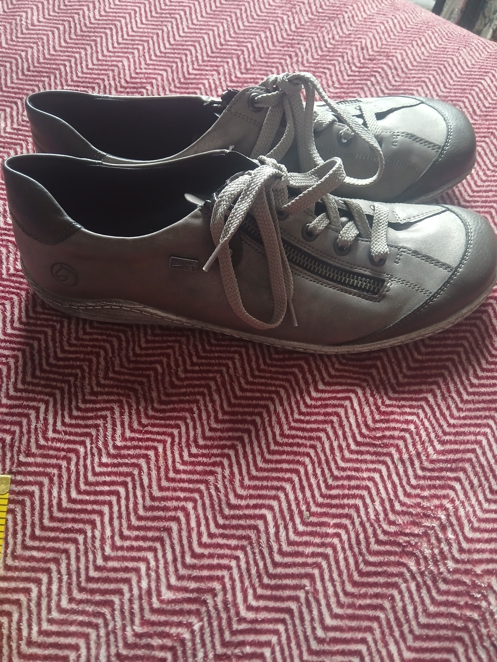 Remonte Gray Lace-Up Sneakers with Side Zip